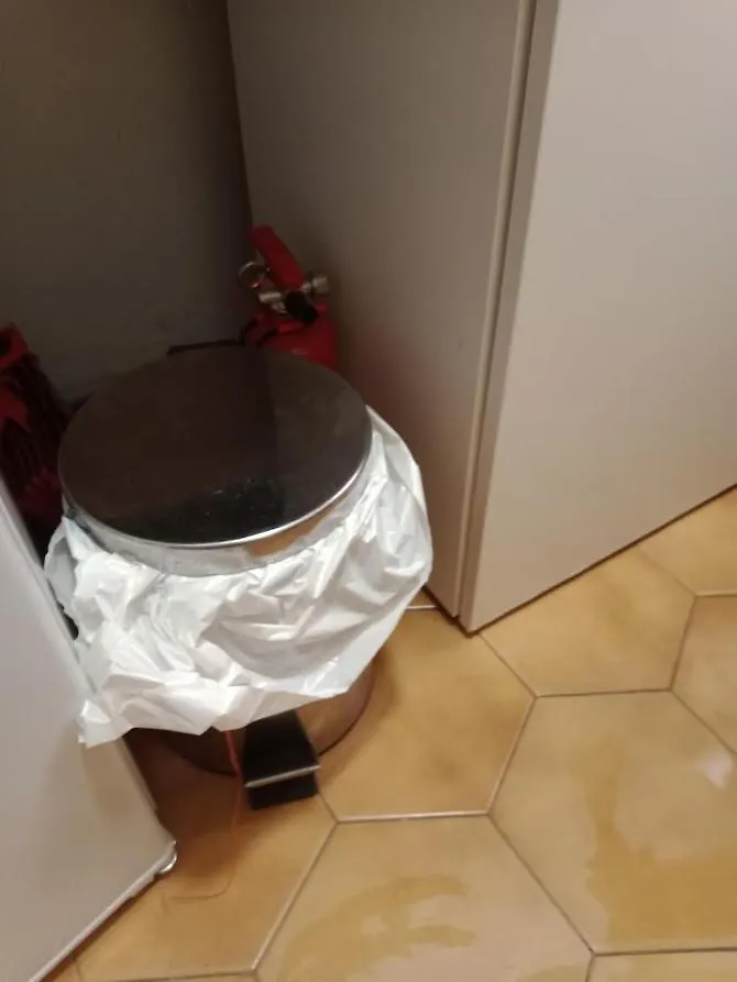 Cadre De Reve Mais Vous Faites Le Menage- Very Good Prices But You Have To Clea-N Th-E Flat Cannes 0*,  France