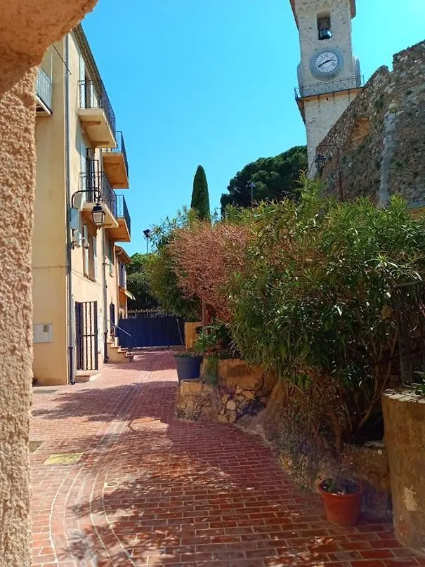 Apartment Cadre De Reve Mais Vous Faites Le Menage- Very Good Prices But You Have To Clea-N Th-E Flat Cannes France