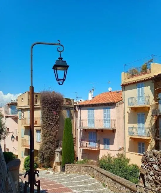 Cadre De Reve Mais Vous Faites Le Menage- Very Good Prices But You Have To Clea-N Th-E Flat Cannes Apartment